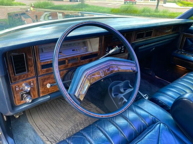 Lincoln Continental 1979 image number 12