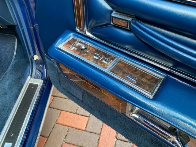 Lincoln Continental 1979 image number 39