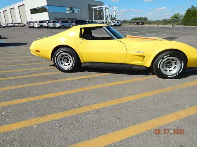 Chevrolet Corvette 1975 image number 14