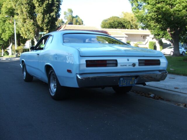 Plymouth Duster 1972 image number 29