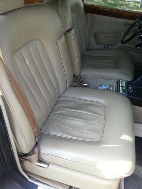 Rolls-Royce Silver Shadow 1969 image number 2