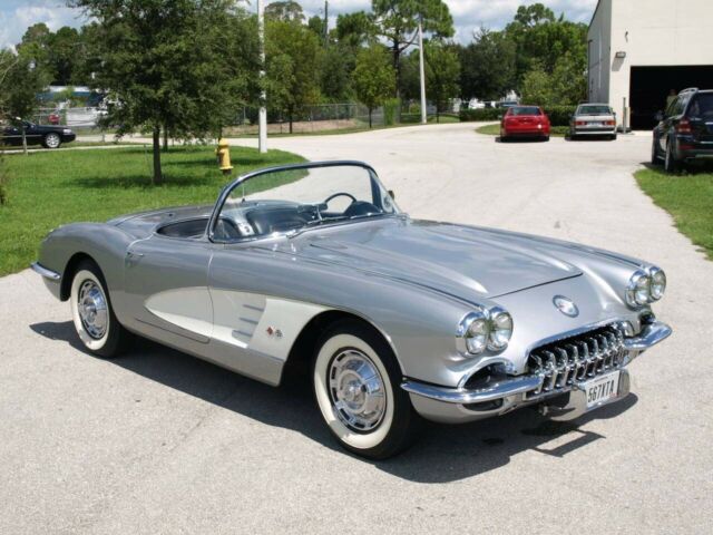 Chevrolet Corvette 1959 image number 35