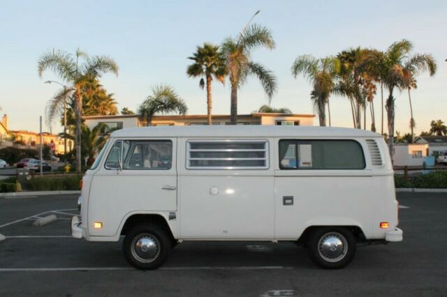 Volkswagen Bus/Vanagon 1978 image number 0