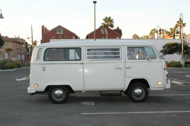 Volkswagen Bus/Vanagon 1978 image number 1