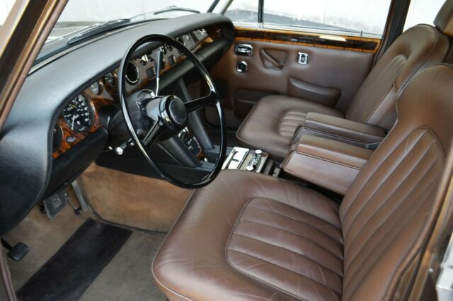 Rolls-Royce Silver Shadow 1974 image number 13