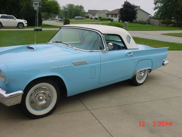 Ford Thunderbird 1957 image number 1