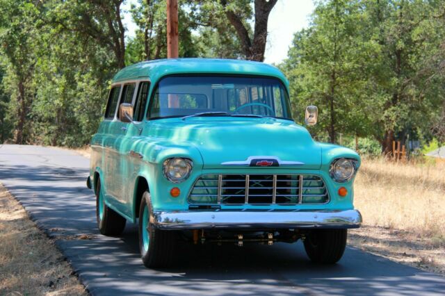 Chevrolet Suburban 1956 image number 0