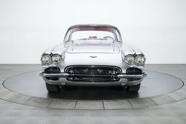 Chevrolet Corvette 1962 image number 26