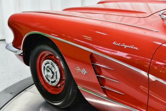 Chevrolet Corvette 1960 image number 32