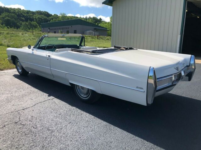 Cadillac DeVille 1967 image number 24