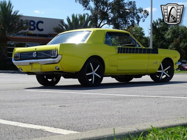 Ford Mustang 1965 image number 31