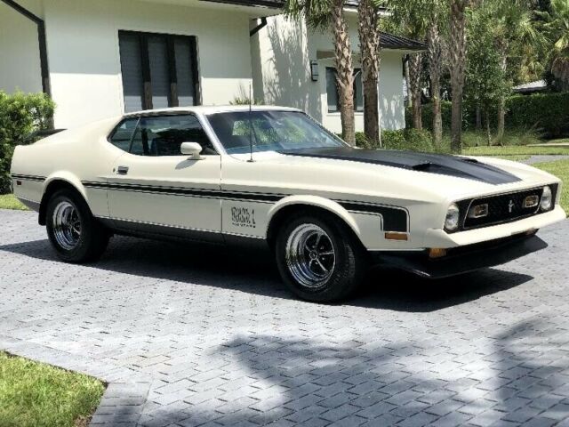 Ford Mustang 1971 image number 2