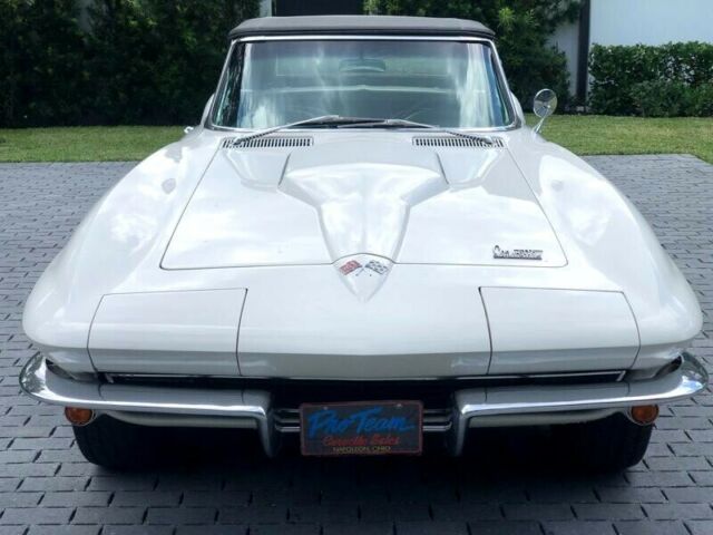 Chevrolet Corvette Stingray Convertible 1965 image number 1