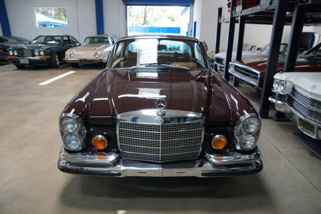 Mercedes-Benz 280SE 3.5 V8 2 Door Coupe 1971 image number 32