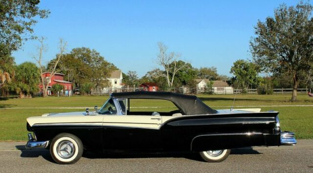 Ford Fairlane 1957 image number 19