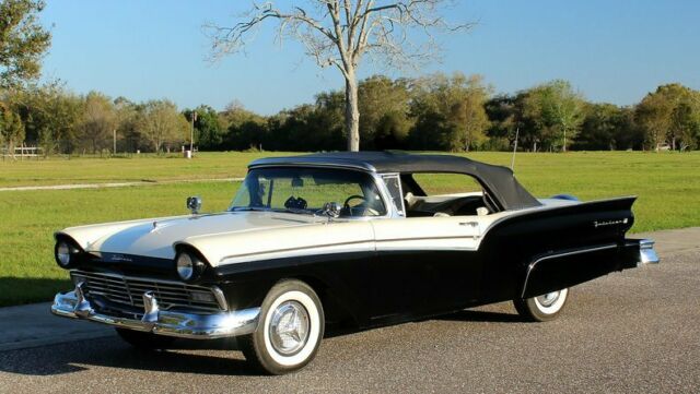 Ford Fairlane 1957 image number 20