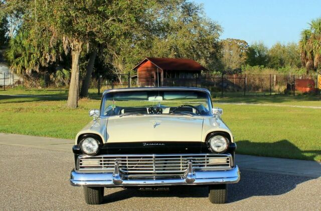 Ford Fairlane 1957 image number 23