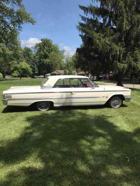 Ford Galaxie 500 XL 1963 image number 14