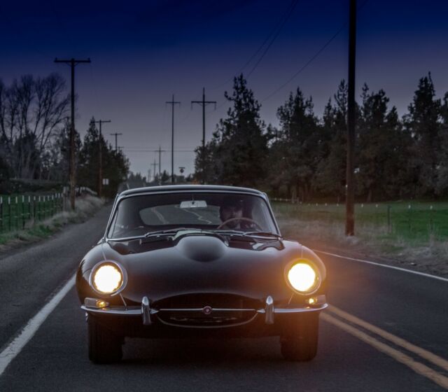 Jaguar E-Type 1967 image number 21