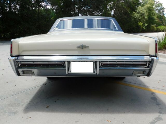 Lincoln Continental 1967 image number 2