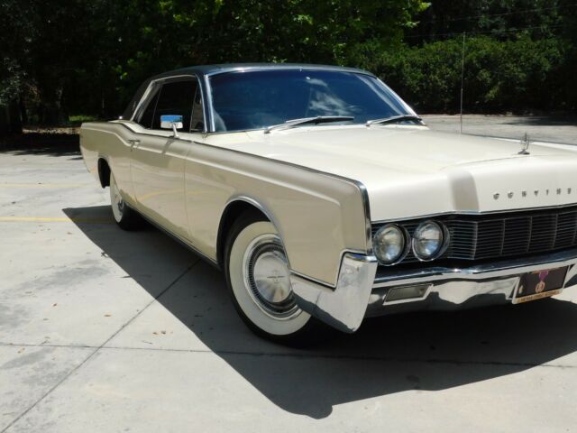 Lincoln Continental 1967 image number 28