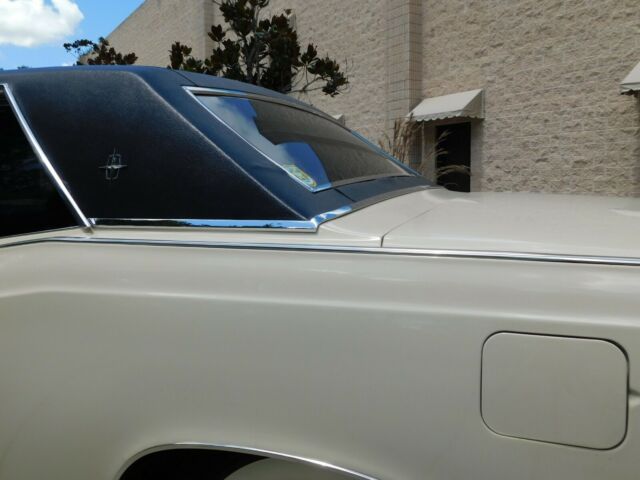 Lincoln Continental 1967 image number 32