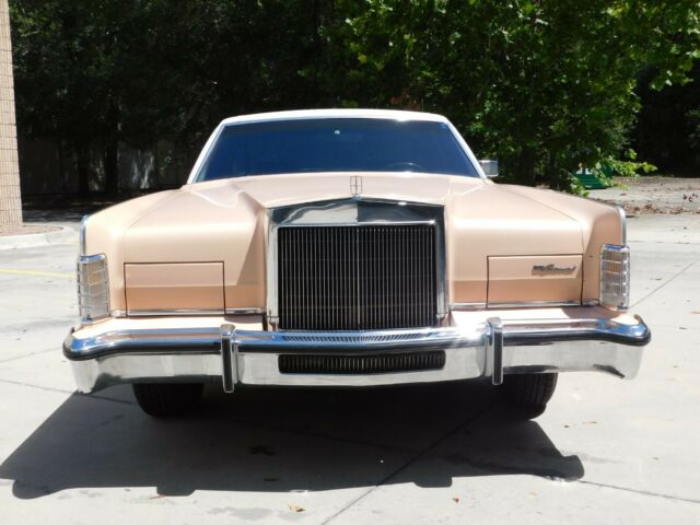 Lincoln Continental 1977 image number 1