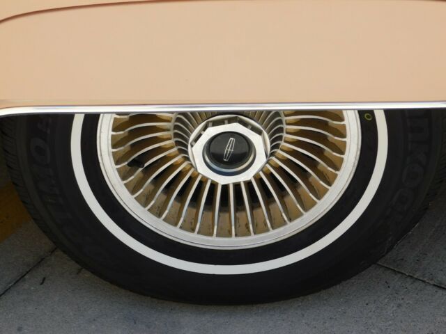 Lincoln Continental 1977 image number 30