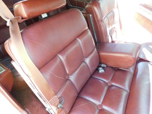 Lincoln Continental 1977 image number 32