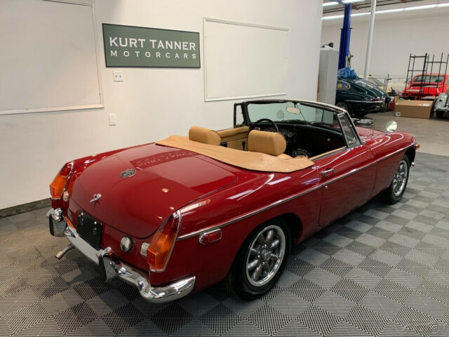 MG MGB 1973 image number 15