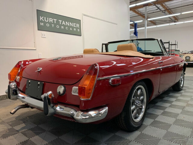 MG MGB 1973 image number 17