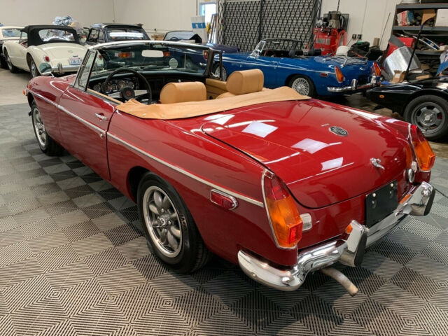 MG MGB 1973 image number 21