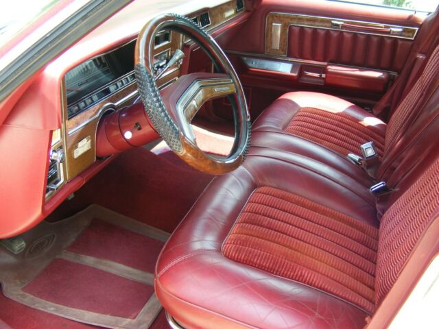 Mercury Grand Marquis 1977 image number 17