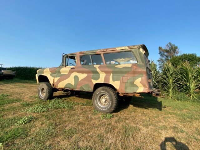 Chevrolet C10 Suburban 1962 image number 1