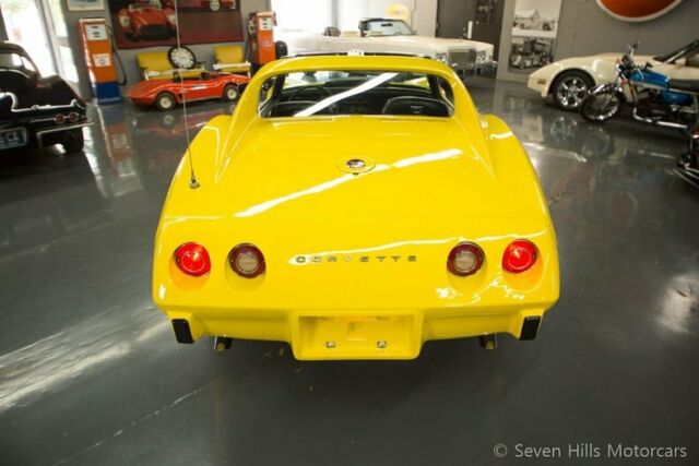 Chevrolet Corvette 1975 image number 25