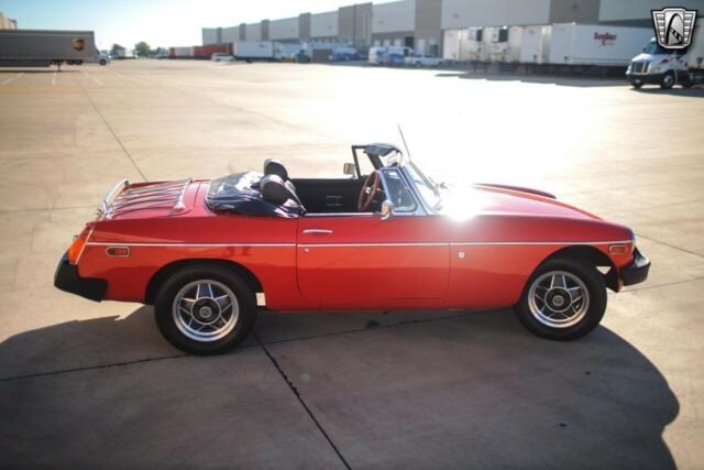 MG MGB 1975 image number 19