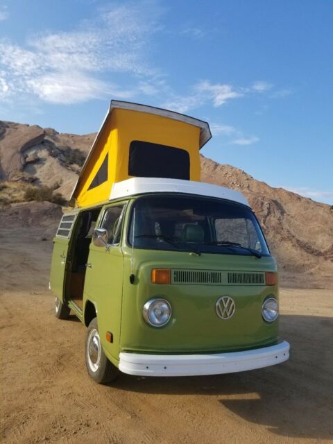 Volkswagen Bus/Vanagon 1977 image number 2