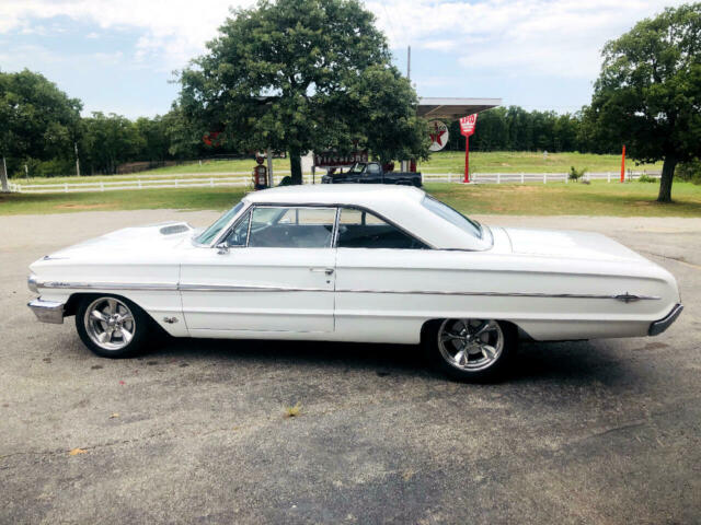 Ford Galaxie 500/XL 1964 image number 4