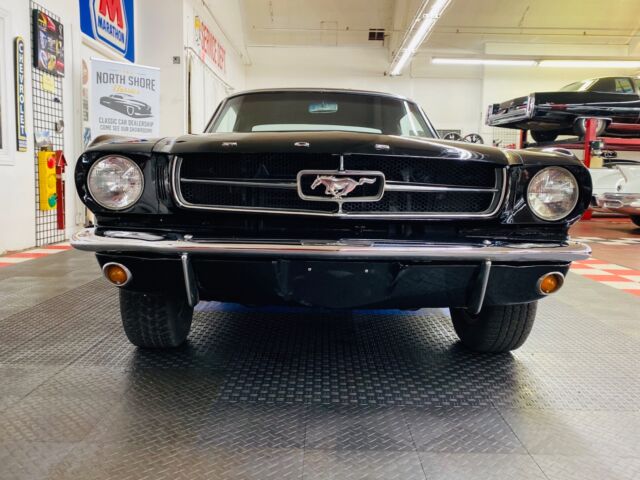 Ford Mustang 1965 image number 28