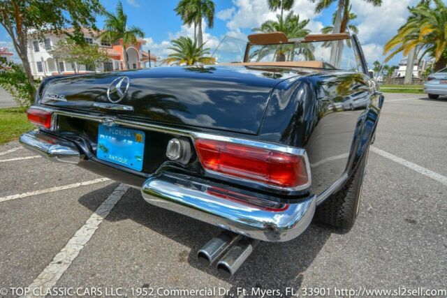 Mercedes-Benz SL-Class 1967 image number 17