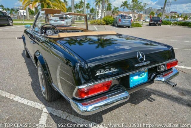 Mercedes-Benz SL-Class 1967 image number 27