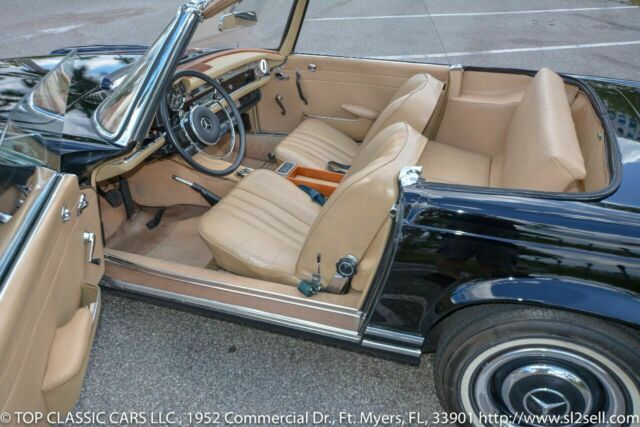 Mercedes-Benz SL-Class 1967 image number 31