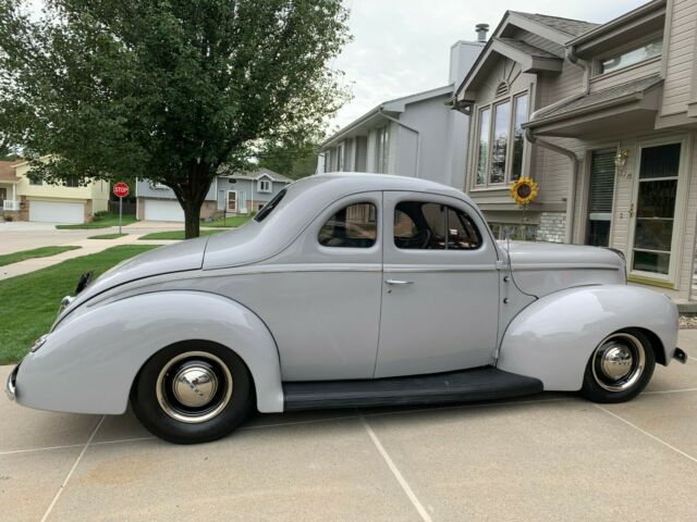 Ford Standard 1940 image number 0