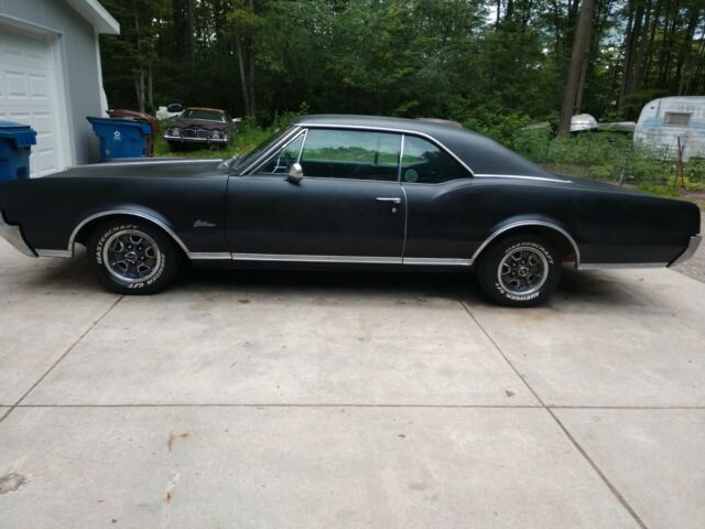 Oldsmobile Cutlass Supreme Classic 1967 image number 21