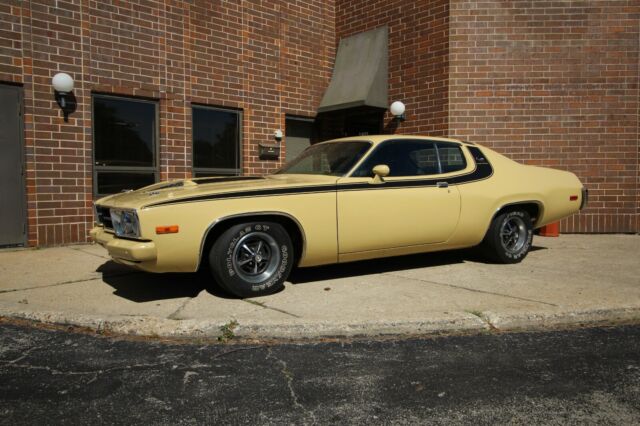 Plymouth Road Runner 1973 image number 1