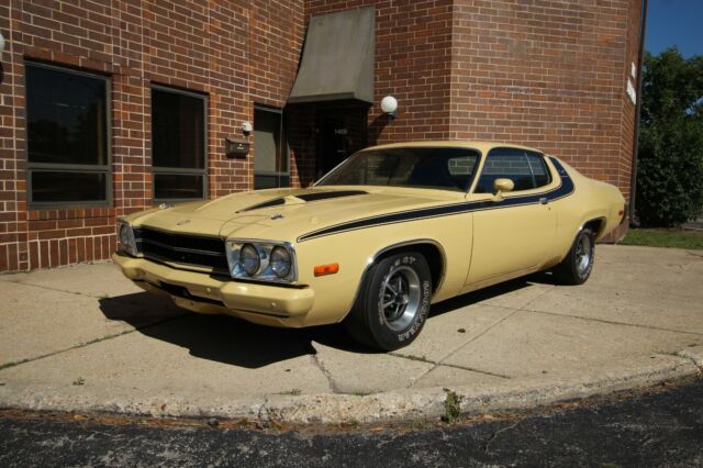 Plymouth Road Runner 1973 image number 24