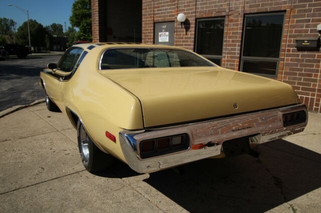 Plymouth Road Runner 1973 image number 27