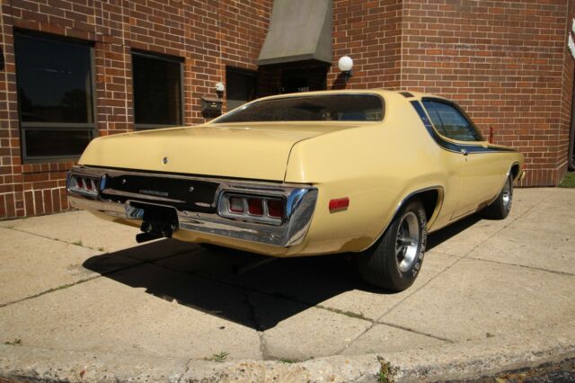 Plymouth Road Runner 1973 image number 28