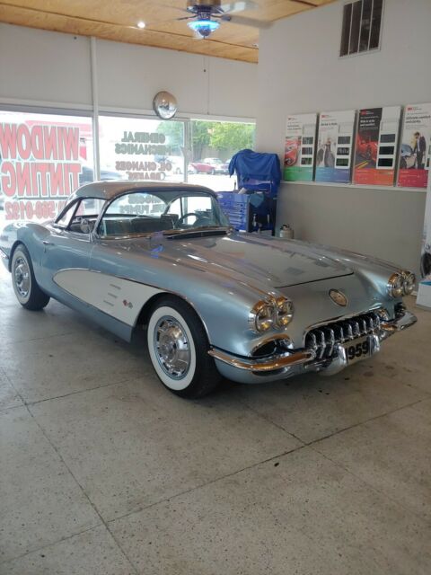 Chevrolet Corvette 1959 image number 14