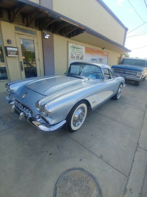 Chevrolet Corvette 1959 image number 2